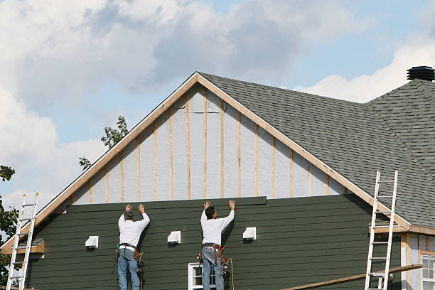 Professional Siding Installation technician working in Monroeville, PA